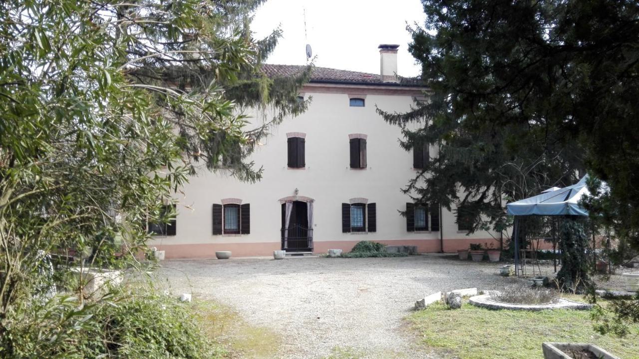 B&B Casa Manuela มานโตวา ภายนอก รูปภาพ