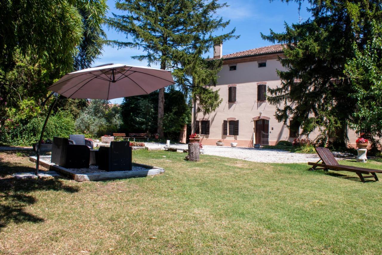 B&B Casa Manuela มานโตวา ภายนอก รูปภาพ