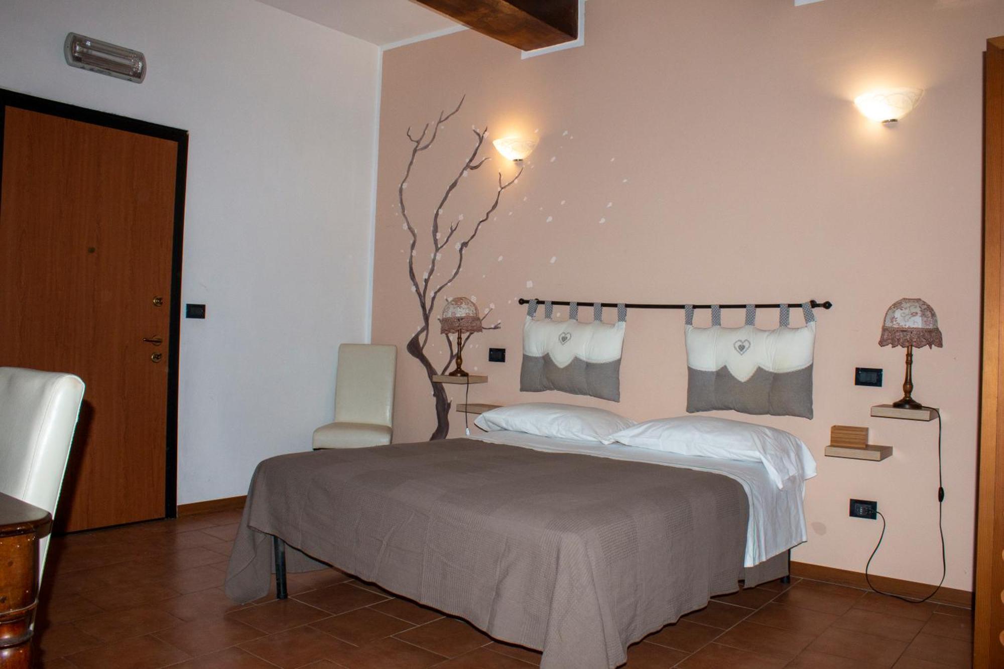 B&B Casa Manuela มานโตวา ภายนอก รูปภาพ